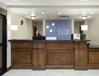 Lobby 2 Holiday Inn Express PRINCETON/I-77, an IHG Hotel