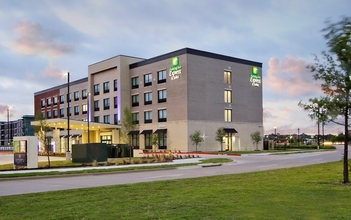Exterior 4 Holiday Inn Express & Suites DALLAS-FRISCO NW TOYOTA STDM, an IHG Hotel
