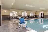 Swimming Pool Staybridge Suites ST LOUIS - WESTPORT, an IHG Hotel