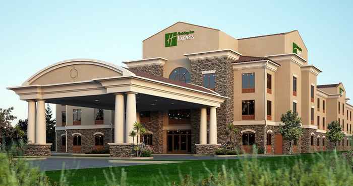 Exterior Holiday Inn Express & Suites REDDING, an IHG Hotel