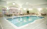 Swimming Pool 6 Staybridge Suites PHILADELPHIA- MONTGOMERYVILLE, an IHG Hotel