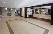 Lobi 2 Staybridge Suites PHILADELPHIA- MONTGOMERYVILLE, an IHG Hotel