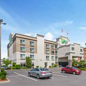 Welcome to our hotel in Tacoma, WA.1Holiday Inn Express & Suites TACOMA by IHG, an IHG Hotel,华盛顿大学塔科马分校飯店