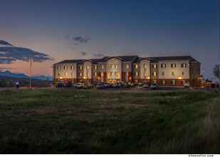 Bangunan 4 Candlewood Suites WINNEMUCCA