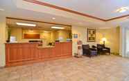 Lobby 4 Candlewood Suites CHAMBERSBURG