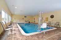 Swimming Pool Candlewood Suites CHAMBERSBURG