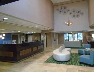 Lobi 2 Holiday Inn Express RICHMOND E - MIDLOTHIAN TRNPKE, an IHG Hotel