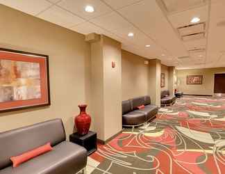 Lobi 2 Holiday Inn Express & Suites PLYMOUTH - ANN ARBOR AREA, an IHG Hotel