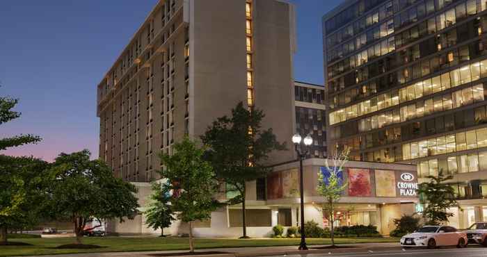 Exterior Crowne Plaza CRYSTAL CITY-WASHINGTON, D.C., an IHG Hotel