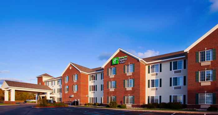 Exterior Holiday Inn Express & Suites ACME-TRAVERSE CITY, an IHG Hotel