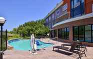 Swimming Pool 4 Holiday Inn Express & Suites ELGIN, an IHG Hotel