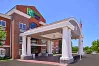 Exterior Holiday Inn Express & Suites ELGIN, an IHG Hotel