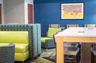 Bar, Kafe, dan Lounge Holiday Inn Express & Suites CHARLOTTE-CONCORD-I-85, an IHG Hotel