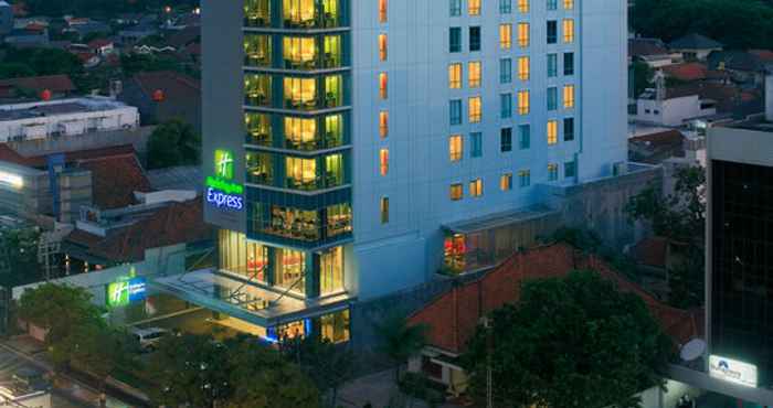 Bên ngoài Holiday Inn Express SEMARANG SIMPANG LIMA, an IHG Hotel