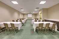 Functional Hall Candlewood Suites SALINA