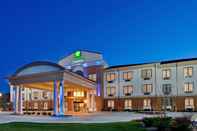 Exterior Holiday Inn Express & Suites ST CHARLES, an IHG Hotel