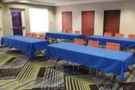 Ruangan Fungsional Holiday Inn Express & Suites WESLACO, an IHG Hotel