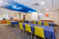 Functional Hall Holiday Inn Express & Suites CLEVELAND-RICHFIELD, an IHG Hotel