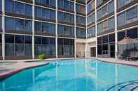 Kolam Renang Holiday Inn HOUSTON-HOBBY AIRPORT, an IHG Hotel