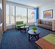 Lobi 2 Holiday Inn Express LOS ANGELES - LAX AIRPORT, an IHG Hotel