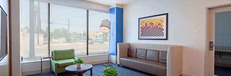 Sảnh chờ Holiday Inn Express LOS ANGELES - LAX AIRPORT, an IHG Hotel