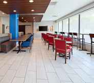 Functional Hall 7 Holiday Inn Express LOS ANGELES - LAX AIRPORT, an IHG Hotel