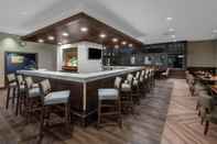 Bar, Cafe and Lounge Holiday Inn & Suites PITTSFIELD-BERKSHIRES, an IHG Hotel