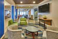 ล็อบบี้ Holiday Inn Express & Suites MEDFORD-CENTRAL POINT, an IHG Hotel