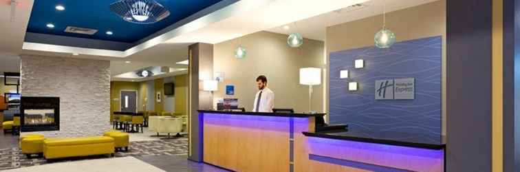 Lobby Holiday Inn Express & Suites BATAVIA - DARIEN LAKE, an IHG Hotel