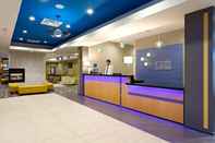 Lobby Holiday Inn Express & Suites BATAVIA - DARIEN LAKE, an IHG Hotel