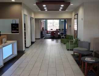 Lobi 2 Holiday Inn Express & Suites WESLACO, an IHG Hotel