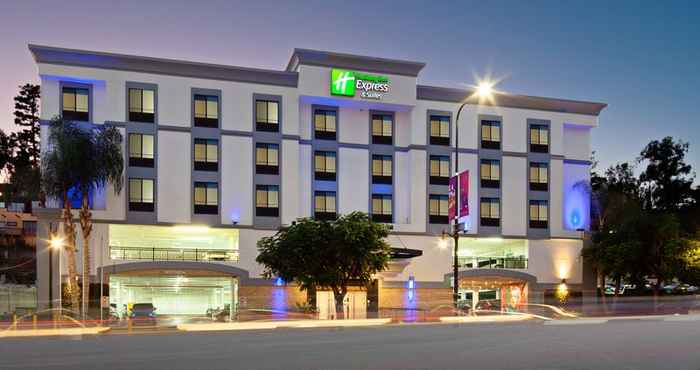 Exterior Holiday Inn Express & Suites HOLLYWOOD WALK OF FAME, an IHG Hotel