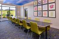 Functional Hall Holiday Inn Express & Suites OLATHE WEST, an IHG Hotel