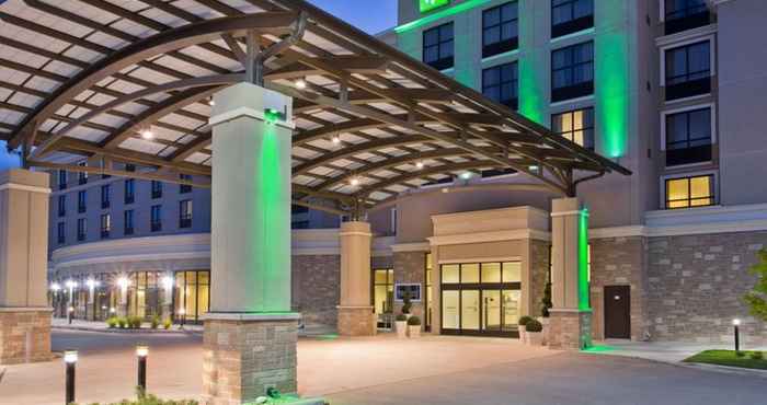 Bên ngoài Holiday Inn KANSAS CITY - NORTHEAST, an IHG Hotel