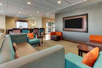 Lobby 4 Holiday Inn Express CHEEKTOWAGA NORTH EAST, an IHG Hotel