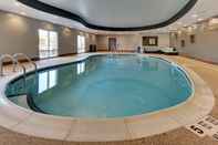 Swimming Pool Holiday Inn Express CHEEKTOWAGA NORTH EAST, an IHG Hotel