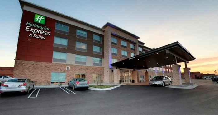 Exterior Holiday Inn Express & Suites DETROIT NORTH - ROSEVILLE, an IHG Hotel