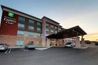 Exterior Holiday Inn Express & Suites DETROIT NORTH - ROSEVILLE, an IHG Hotel