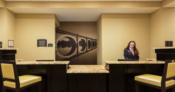 Lobi Staybridge Suites ATLANTA AIRPORT, an IHG Hotel