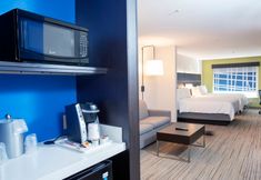 卧室 7 Holiday Inn Express & Suites CHESTER-MONROE-GOSHEN by IHG, an IHG Hotel