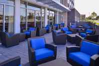 Bar, Kafe, dan Lounge Holiday Inn Express & Suites MALL OF AMERICA - MSP AIRPORT, an IHG Hotel