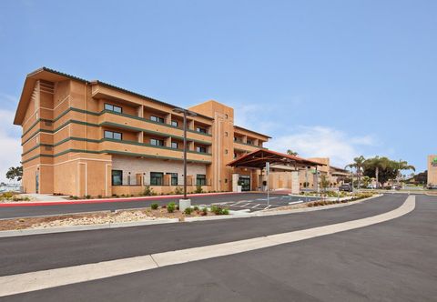 Exterior Holiday Inn Express & Suites VENTURA HARBOR by IHG, an IHG Hotel