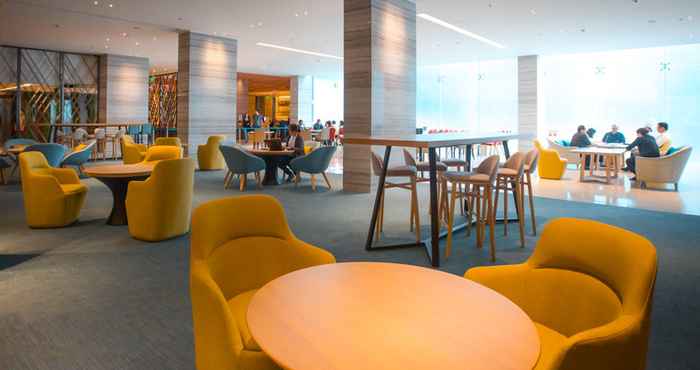 Bar, Cafe and Lounge Holiday Inn Express MANILA NEWPORT CITY, an IHG Hotel