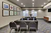 Functional Hall Holiday Inn Express FISHKILL-MID HUDSON VALLEY, an IHG Hotel