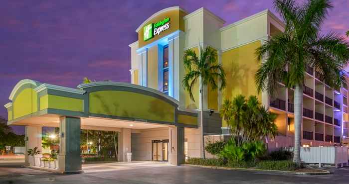 Exterior Holiday Inn Express CAPE CORAL-FORT MYERS AREA, an IHG Hotel