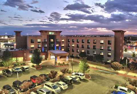 Exterior Holiday Inn Express & Suites ALBUQUERQUE HISTORIC OLD TOWN, an IHG Hotel