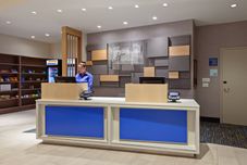 Lobby Holiday Inn Express & Suites VENTURA HARBOR by IHG, an IHG Hotel