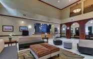 Lobi 4 Holiday Inn Express & Suites ALLENTOWN WEST, an IHG Hotel