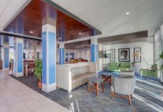 Lobi 4 Holiday Inn Express & Suites AUBURN DOWNTOWN by IHG, an IHG Hotel