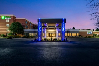 Exterior 4 Holiday Inn Express NAPERVILLE, an IHG Hotel